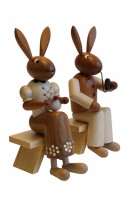 Vorschau: Osterhasenpaar von Nestler-Seiffen auf Stühlen, 22 cm aus Holz_Bild2