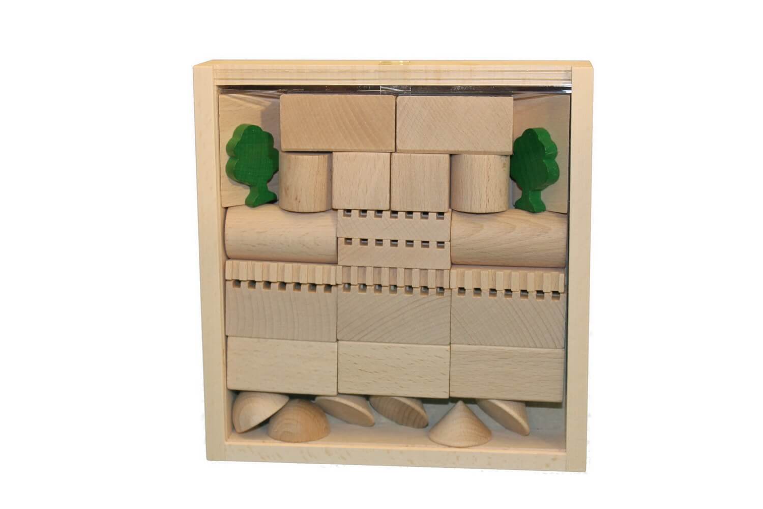Bausteine und Bauklötze sind eines der ältesten Spielzeuge für Kinder.&nbsp;Der Baukasten Architektur Nr. 2 bietet mit 41 Holzbausteinen viele …