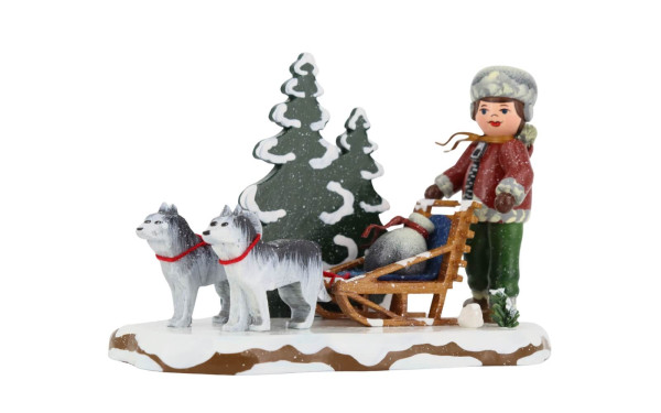 German Winter Child Through the Forest, 12 x 8 cdm (4.72 x 3.15 inch) by Hubrig Volkskunst_2