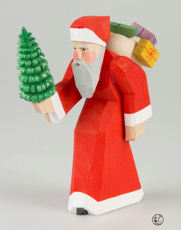 Holzschnitzerei Weihnachtsmann mit Baum 11 cm von Bettina Franke Deutschneudorf/ Erzgebirge