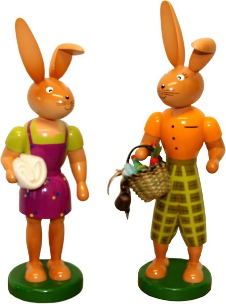 Osterhasenpaar mit Picknickkorb und Decke, 25 cm von Holzkunst Gahlenz