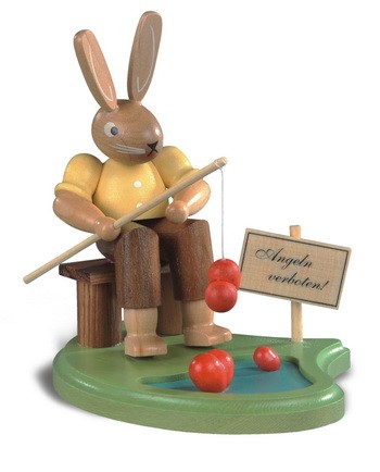 German Easter Figurin Easter Bunny Fisherman, colored, small, 8 cm, Mueller GmbH Kleinkunst aus dem Erzgebirge Seiffen/ Germany