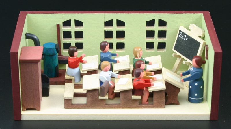 Miniaturstübchen Schulestube mit Lehrerin von Gunter Flath aus Seiffen / Erzgebirge Detailgetreue Nachbildung einer Schulstube oder Klassenzimmmer aus …