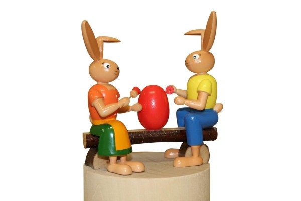 Osterhasenpaar Maler auf Bank, 10 cm von Holzkunst Gahlenz