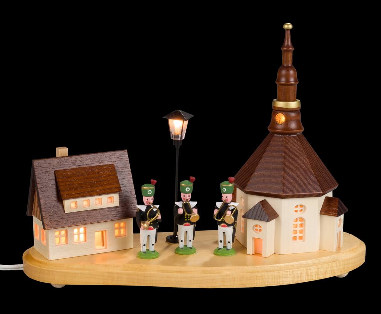 Sockelbrett Seiffener Dorf mit Bergmannskapelle und beleuchteter Straßenlaterne von SEIFFEN.COM_1
