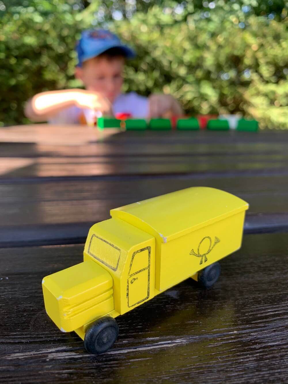 LKW Postauto, farbig aus Holz von Robbi Weber_BIld2