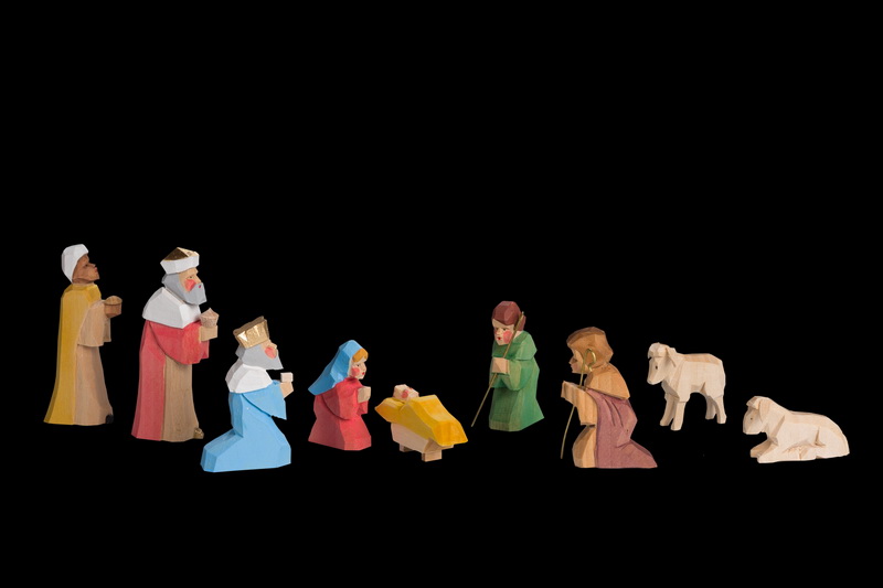 Holy Family, 9 - parts, carved, coloured of SEIFFEN.COM_1